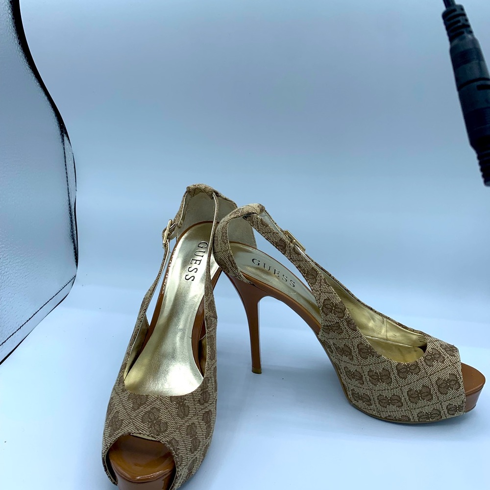 Guess women size 7.5